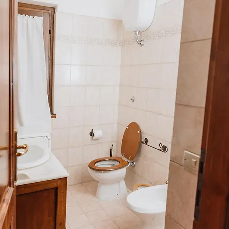 Arcinazzohouse Bed & Breakfast